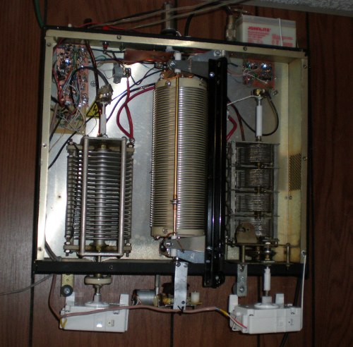 images of an antenna tuner
